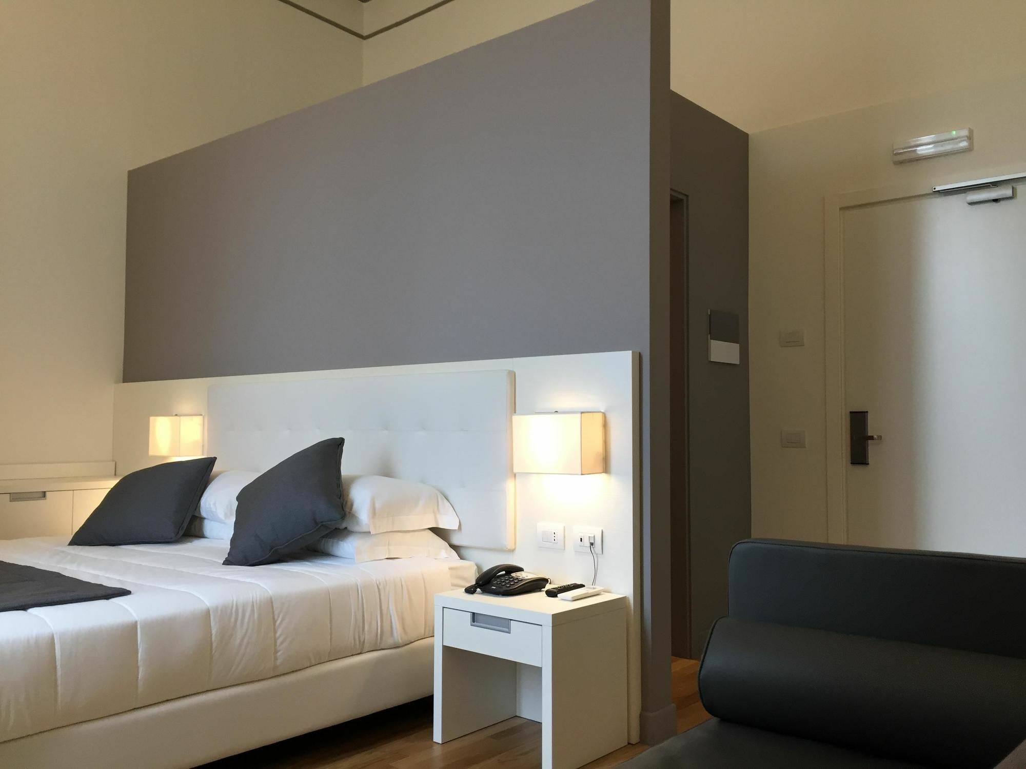 Numero 21 Luxury Guest House Рим Екстериор снимка